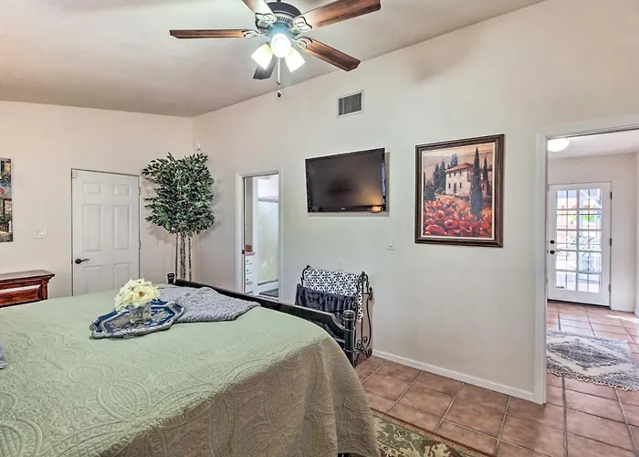 Delightful Family Getaway W/ Covered Patio! Holiday home *