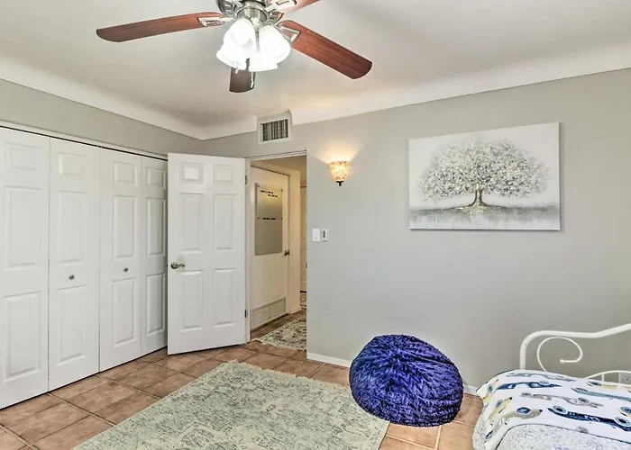 Delightful Family Getaway W/ Covered Patio! * Tucson