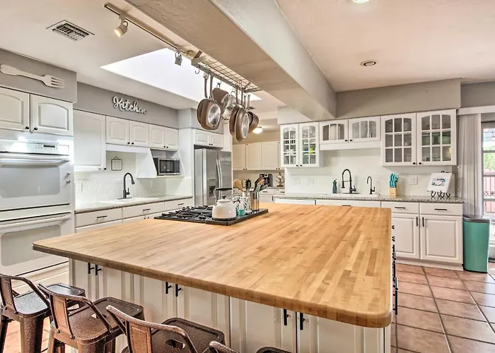 Holiday home Delightful Family Getaway W/ Covered Patio! Tucson