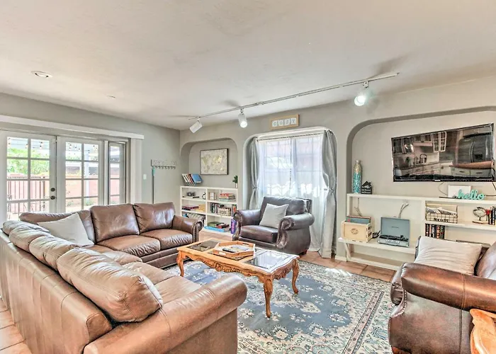 Delightful Family Getaway W/ Covered Patio! Holiday home *